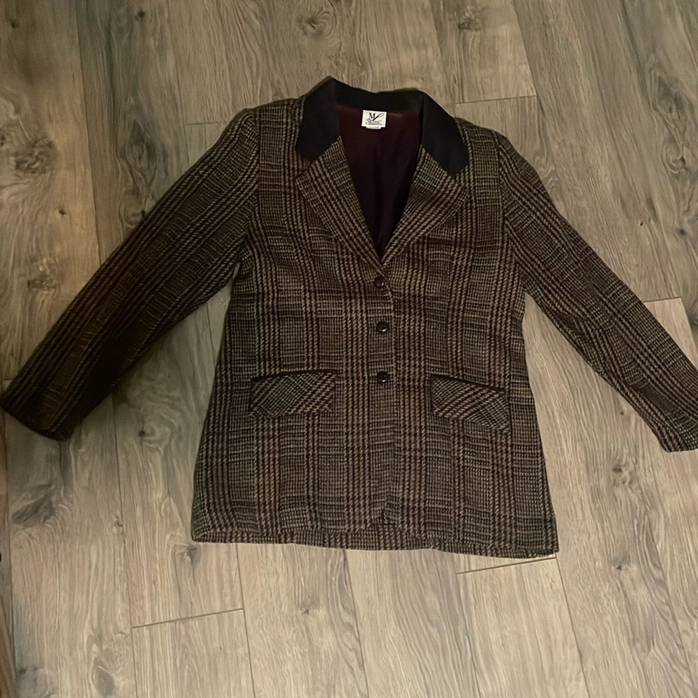 Maggie Lawrence blazer